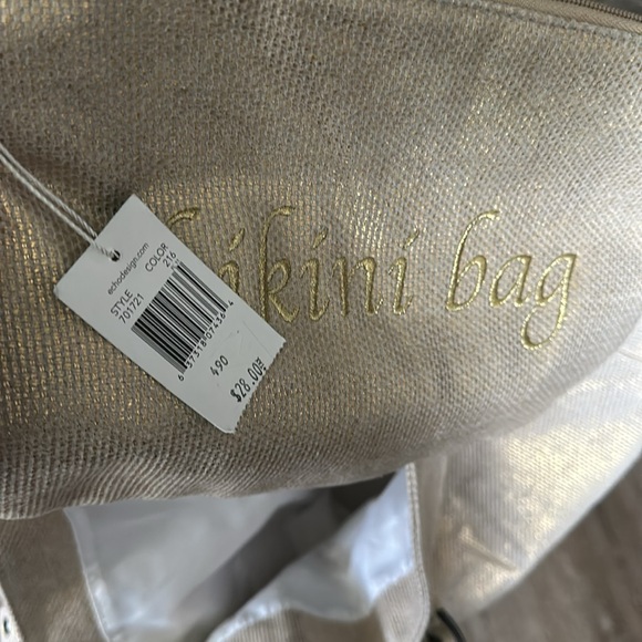 Brand new echo design beach bag.  This bag includes a bikini bag - Picture 5 of 6